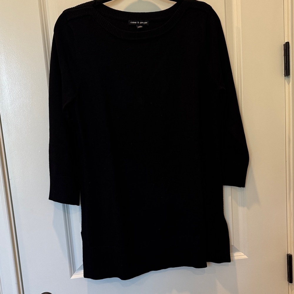 Cable and Gage Elegant Black Long Sleeve tunic sweater